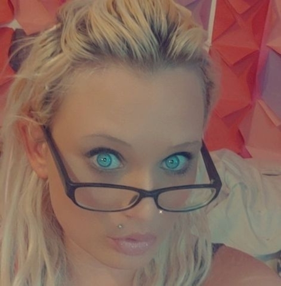 Meet your Posher, Melissa - Picture 1 of 1